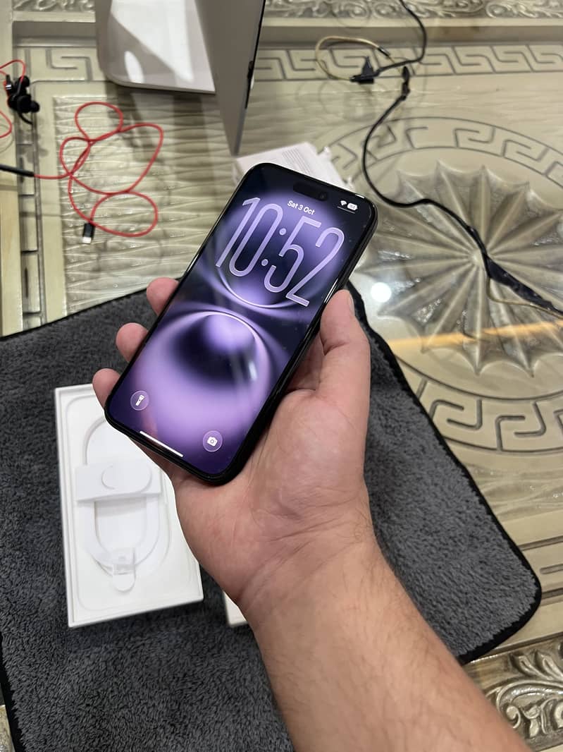 Apple iPhone 16 Plus 6