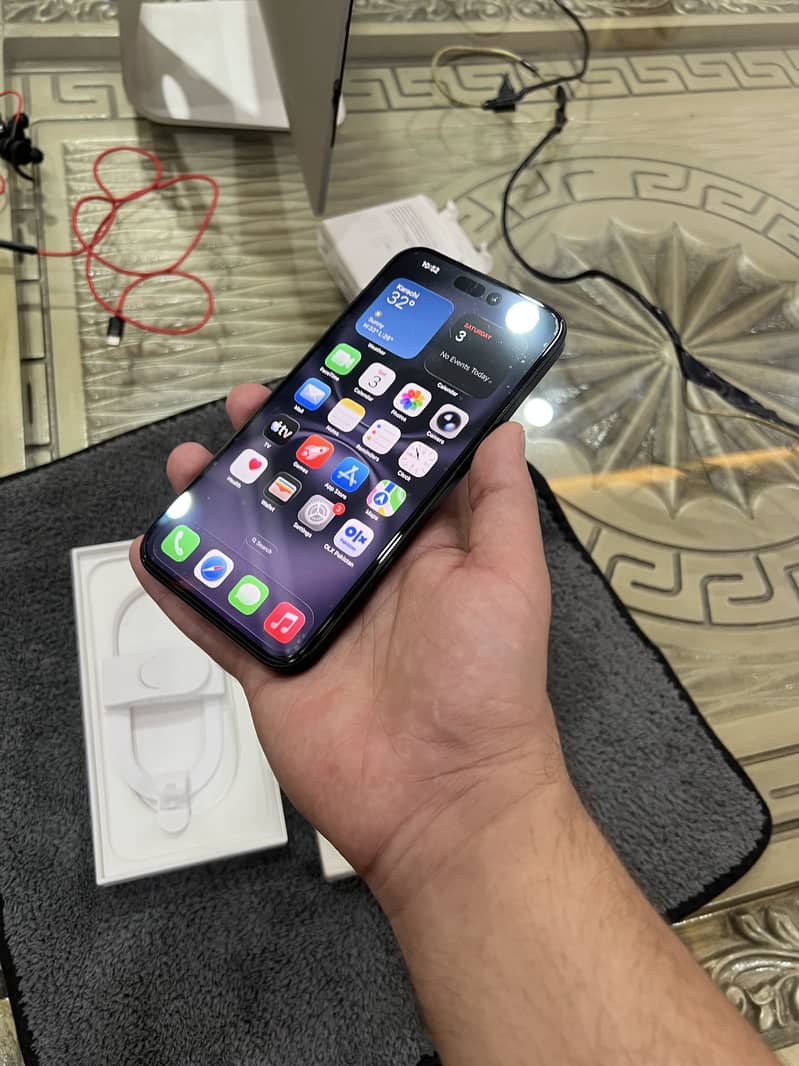 Apple iPhone 16 Plus 10