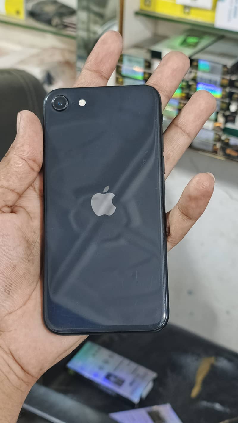 Apple iPhone SE2020 0