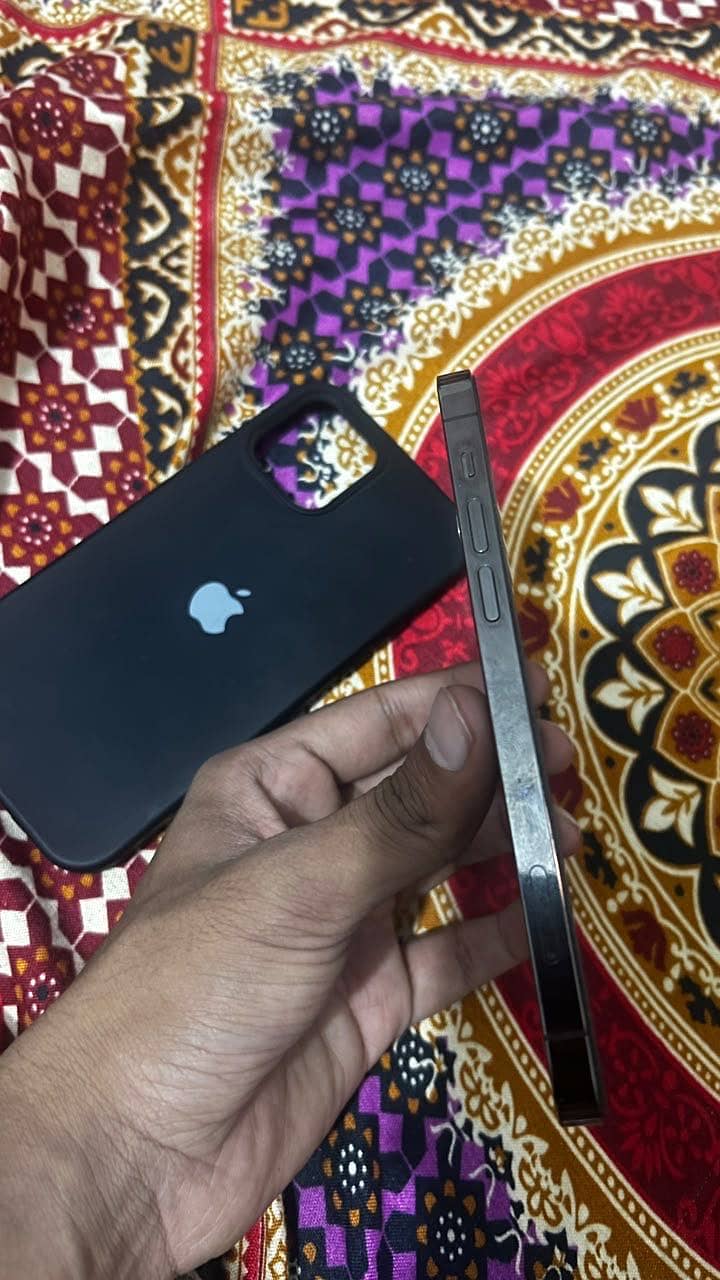 Apple iPhone 12 Pro 1