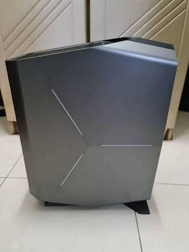 Alienware Aurora R5 i5 6th gen with rx 570(4GB)