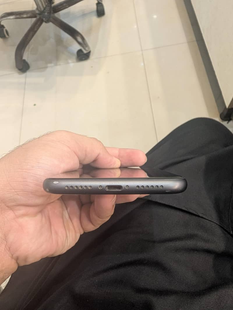 Apple iPhone 11 2