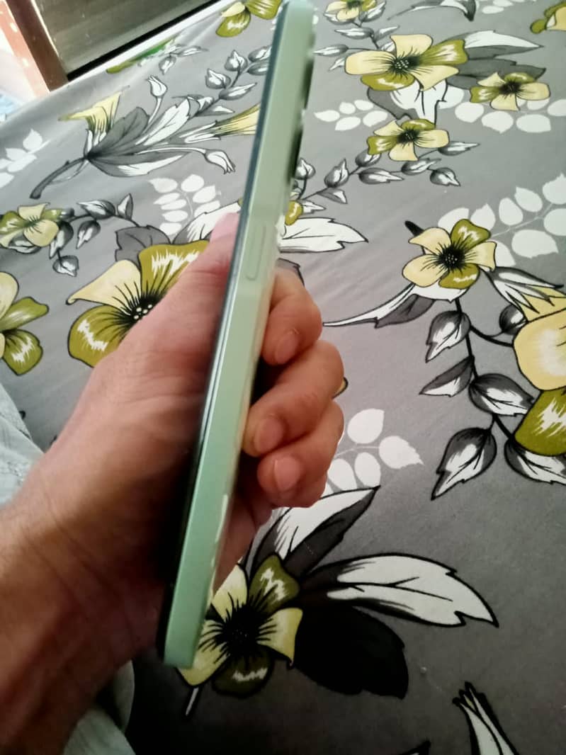Realme C35 1