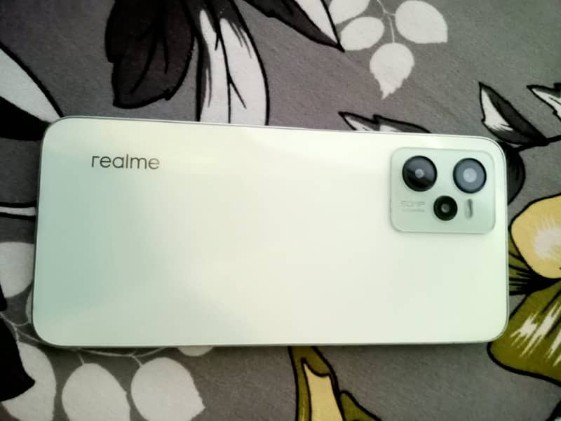 Realme C35 3