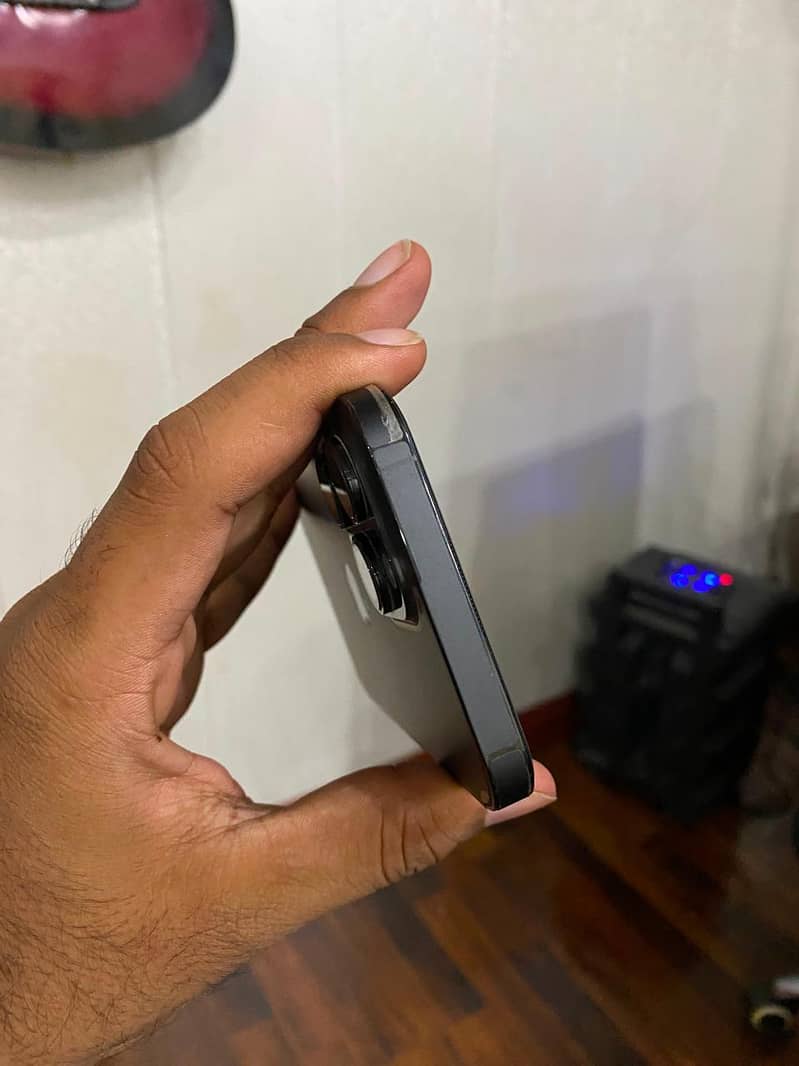 Apple iPhone 14 Pro Max 4