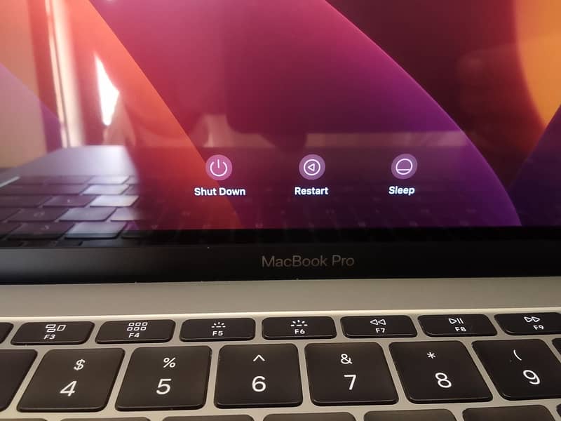 Apple laptop 3