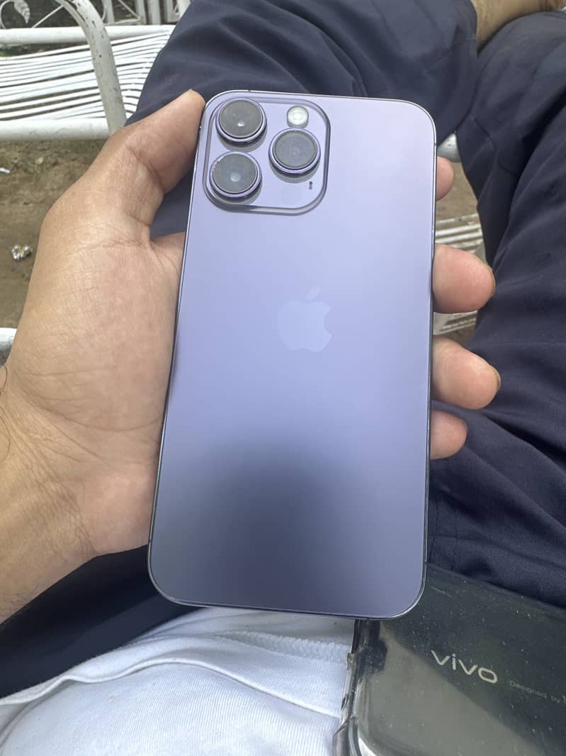Apple iPhone 14 Pro Max 1