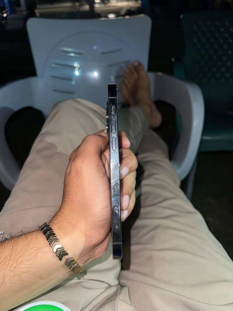 Apple iPhone 12 Pro 4