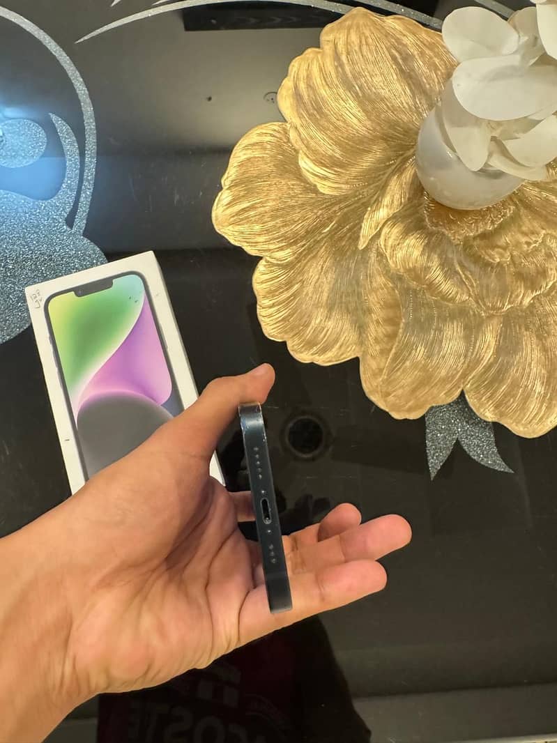 Apple iPhone 14 3
