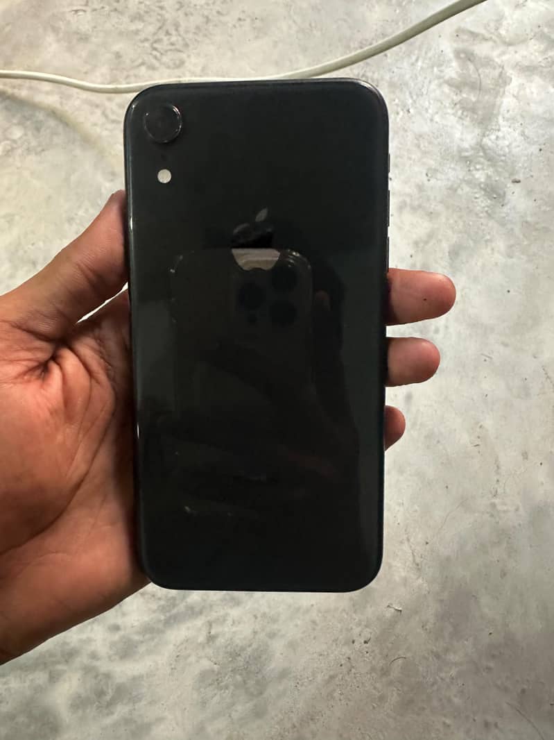 Apple iPhone XR 4