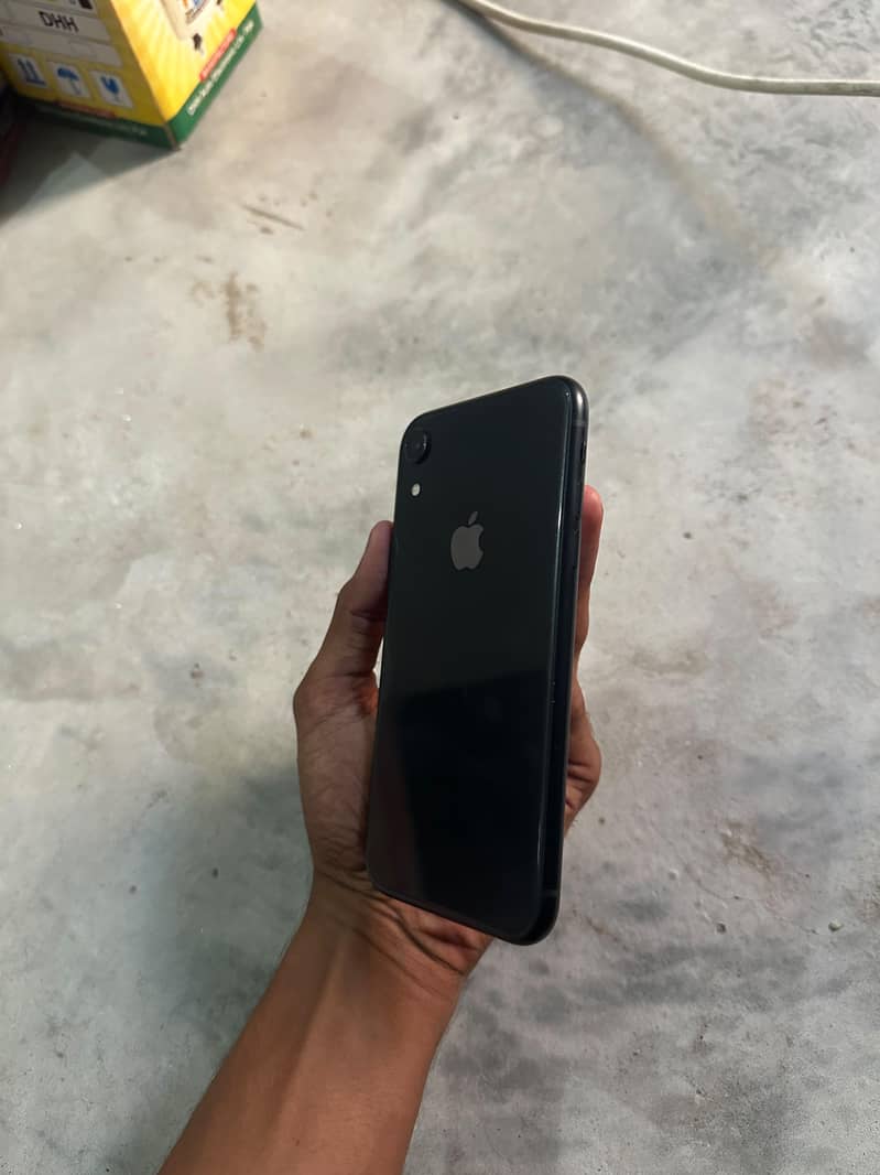 Apple iPhone XR 6
