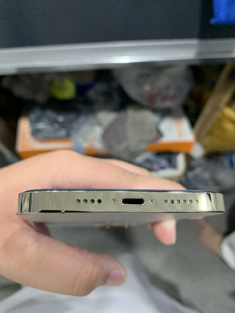 Apple iPhone 12 Pro Max 3