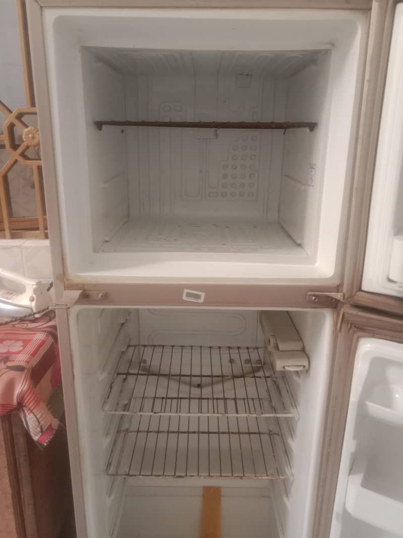 refrigerator Dawlance 3
