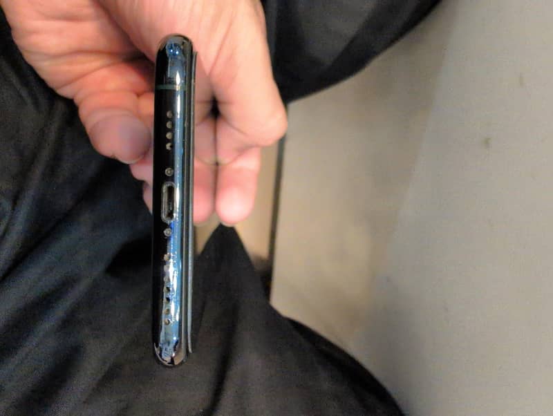Apple iPhone 11 Pro Max 2