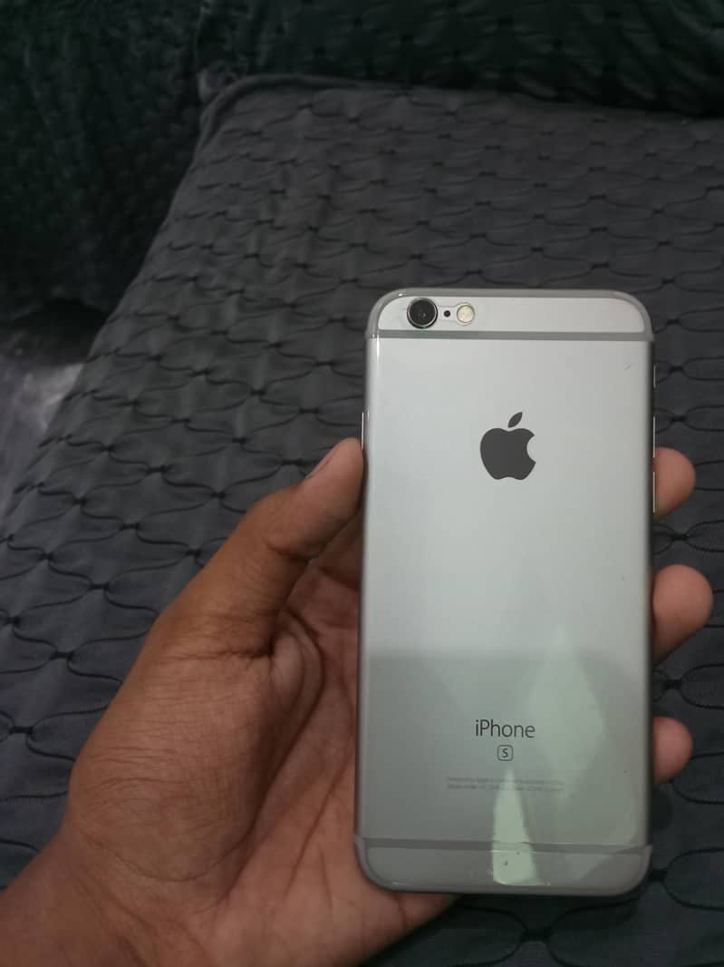 Apple iPhone 6S 1