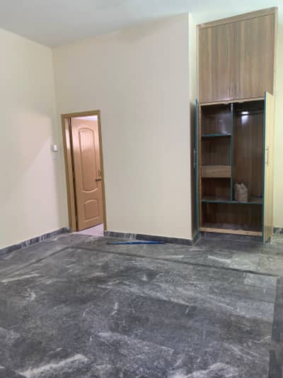 One bed Flat For rent in Newmal Kuri Road islamabad