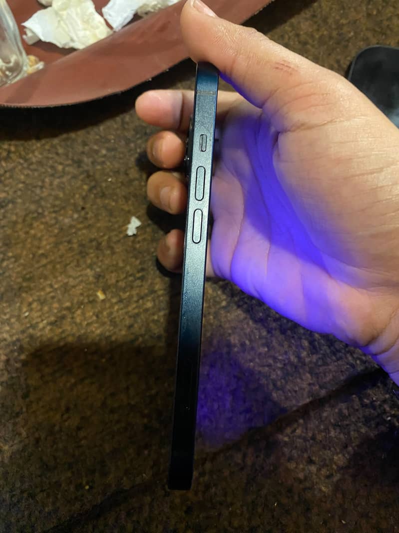Apple iPhone 13 3