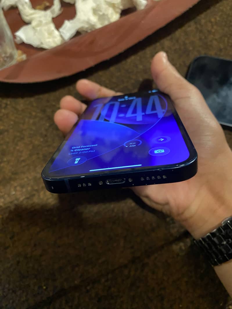Apple iPhone 13 4