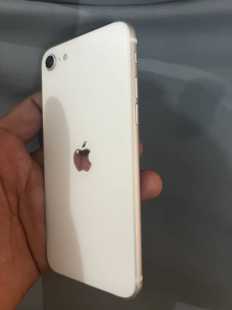 Apple iPhone SE 2020 0