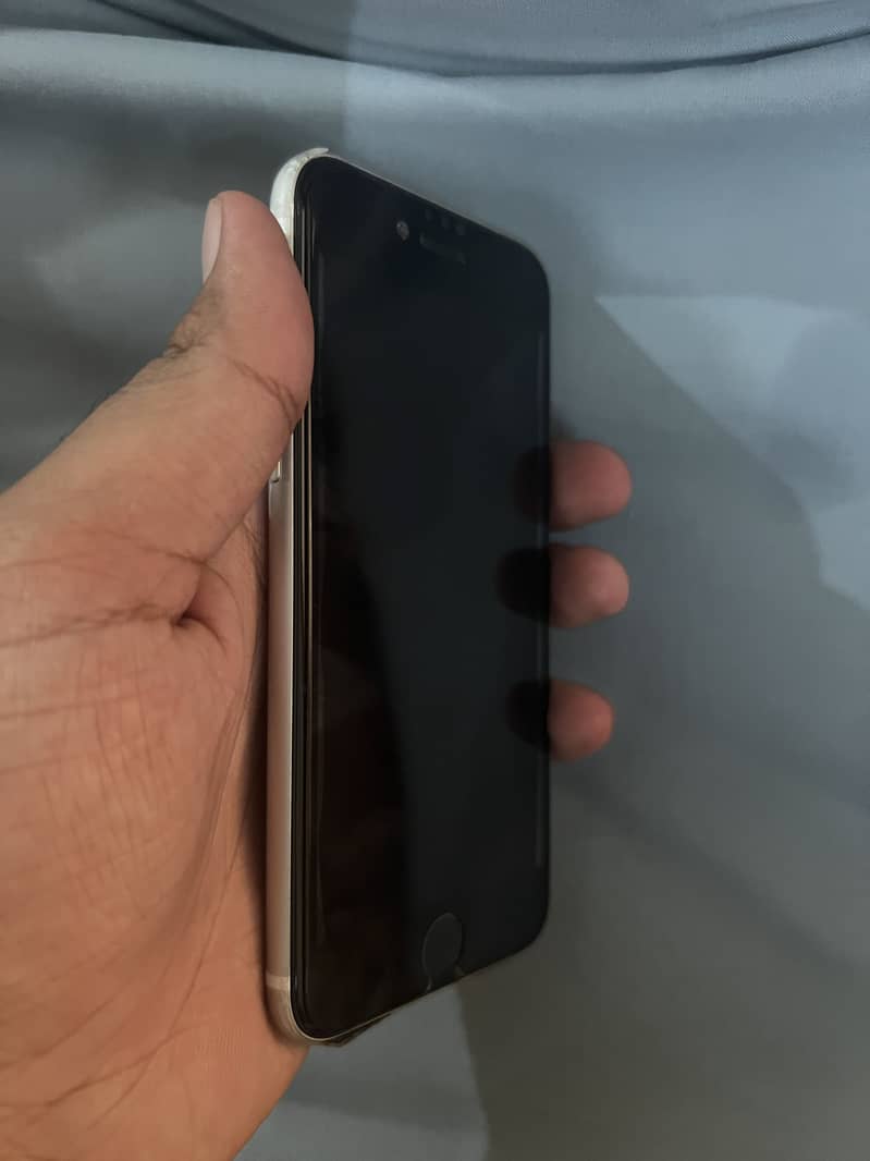 Apple iPhone SE 2020 3