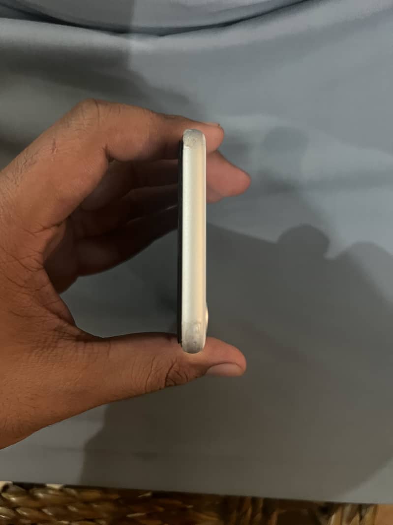 Apple iPhone SE 2020 10