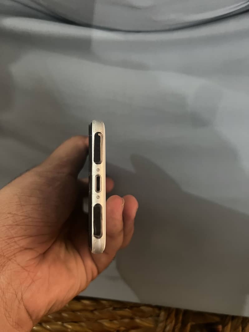 Apple iPhone SE 2020 11