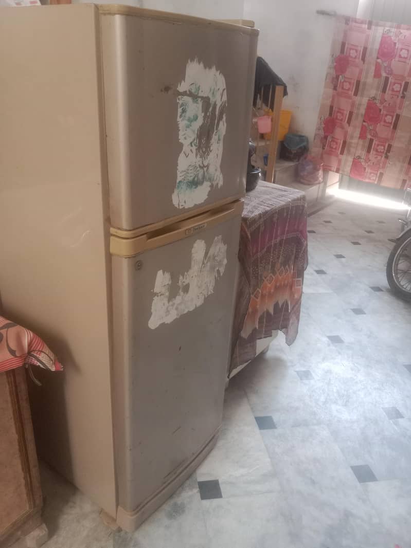 refrigerator Dawlance 4