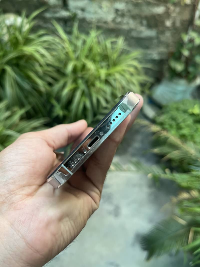 Apple iPhone 14 Pro 2