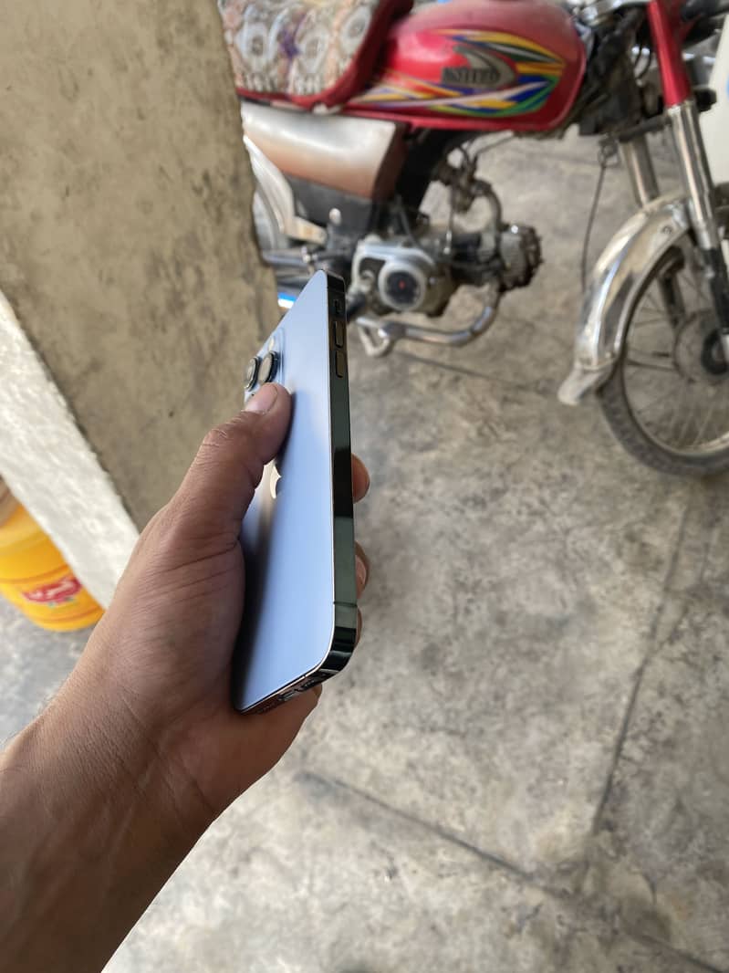 Apple iPhone XR 3