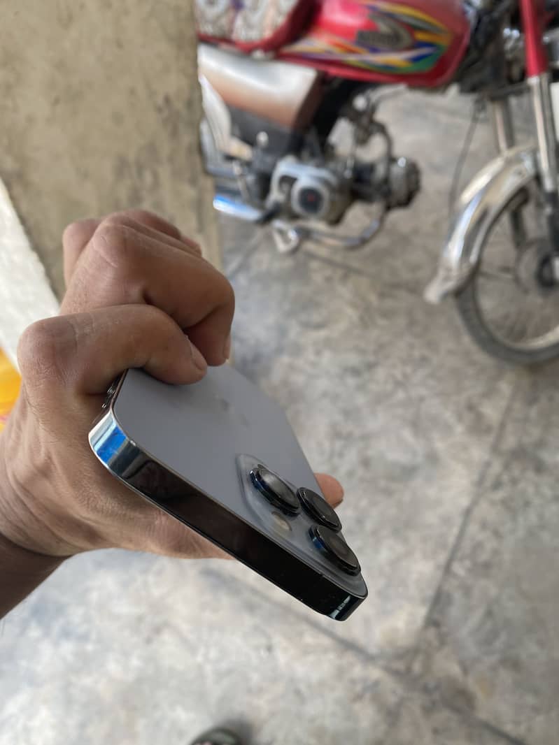 Apple iPhone XR 4