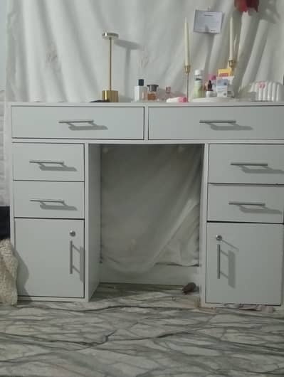 Dressing table for sell