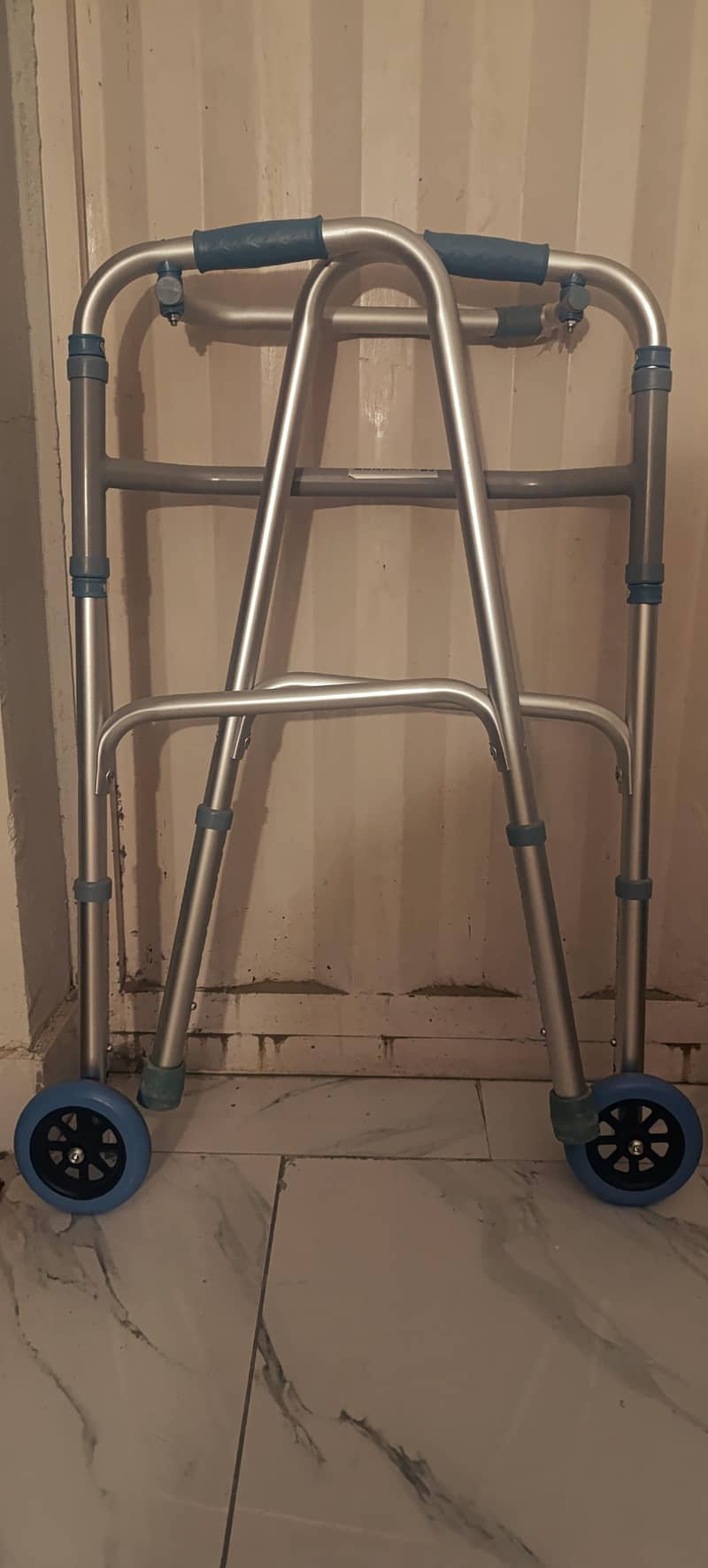 walker almost new 1