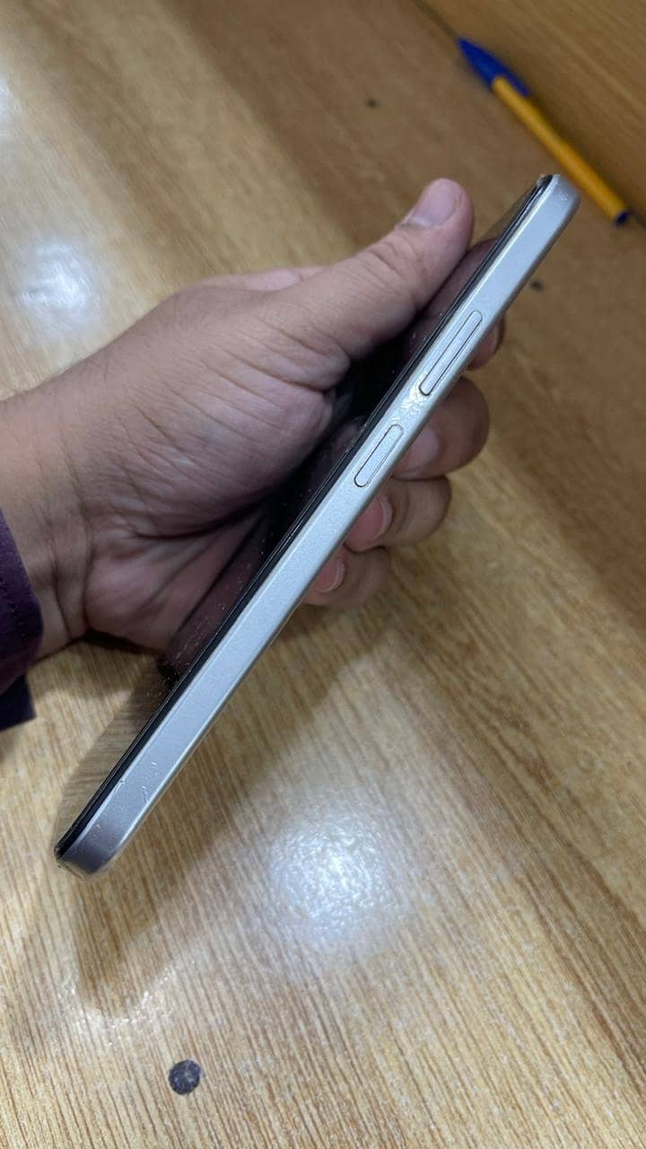 OPPO A6s 5