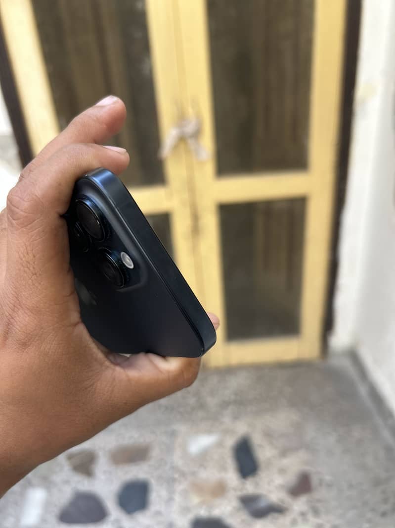 Apple iPhone 15 Pro Max 8
