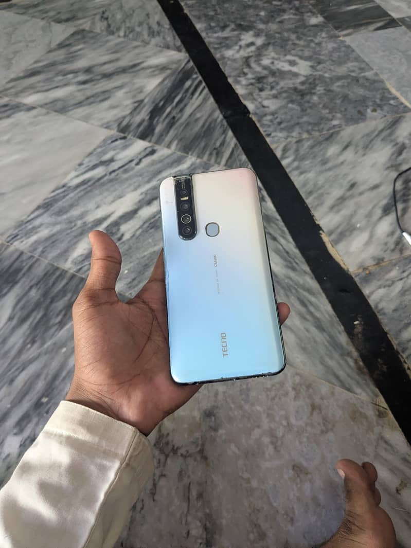 Tecno CAMON 15 Pro 0