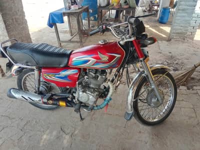 Honda 125 . boi matric available