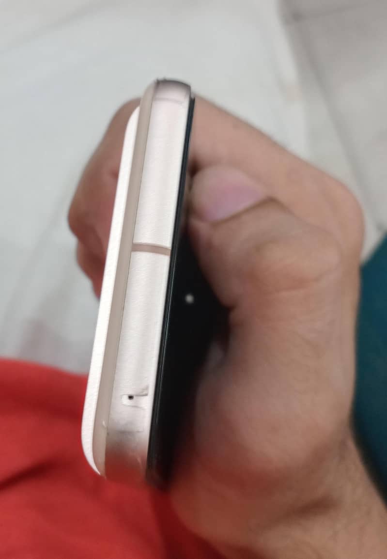 Google Pixel 8 3