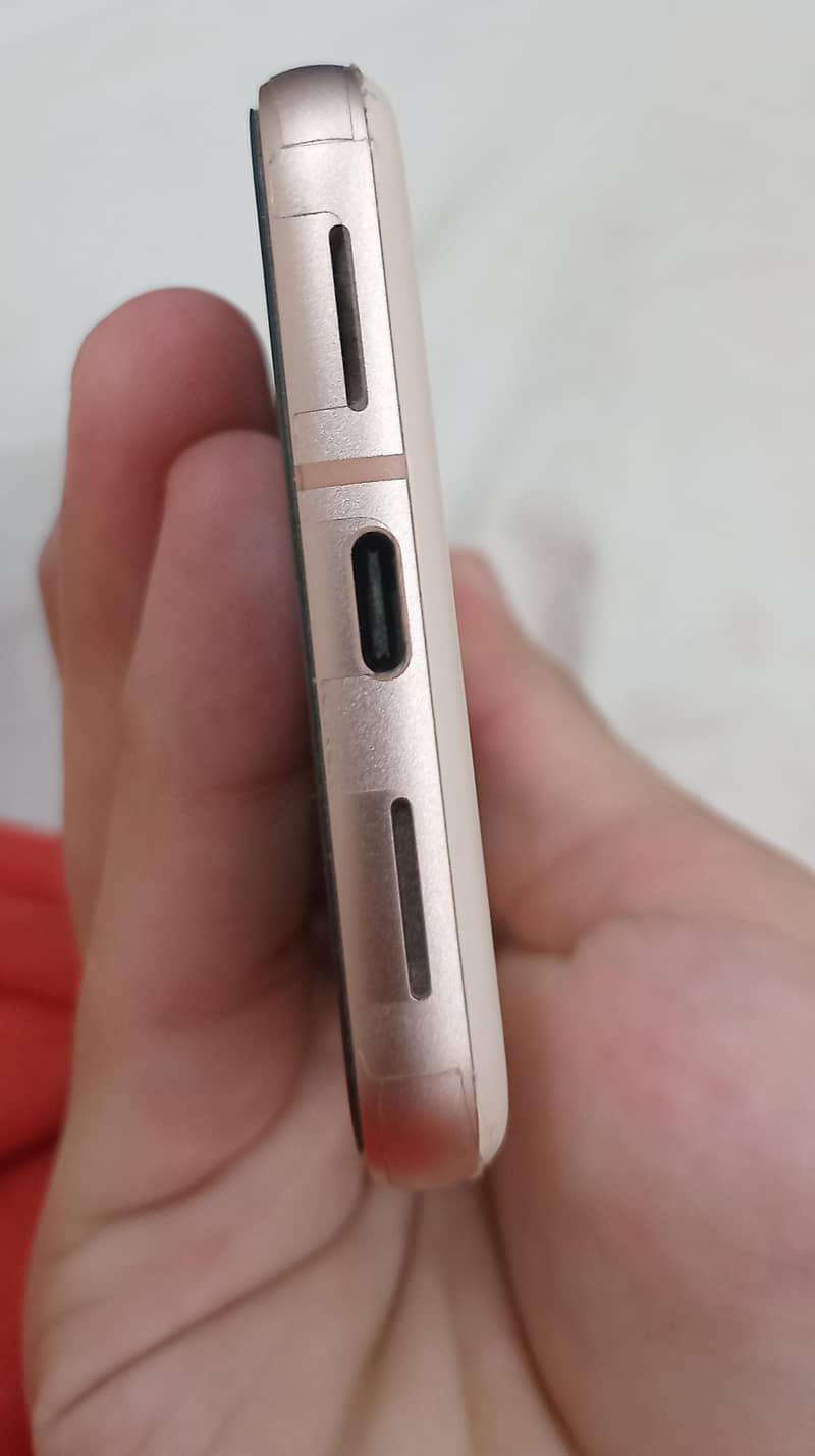 Google Pixel 8 4
