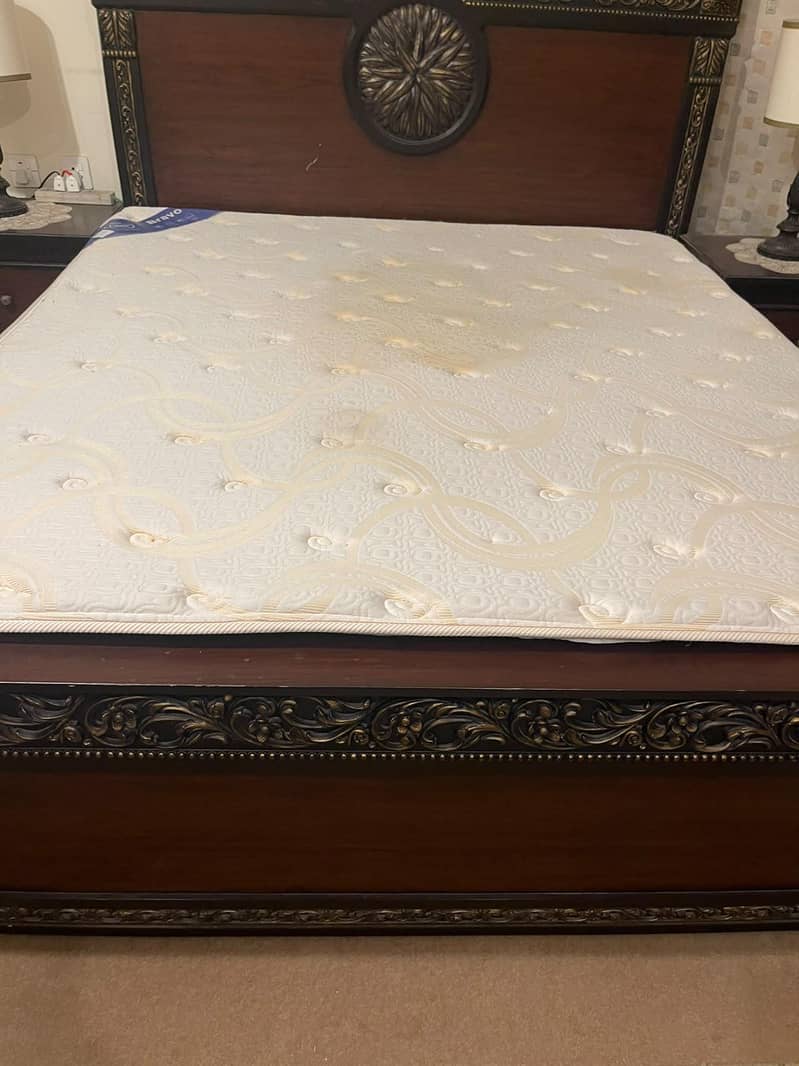 king size bed with side tables(only) 1