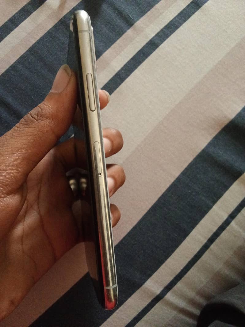 Apple iPhone X 1