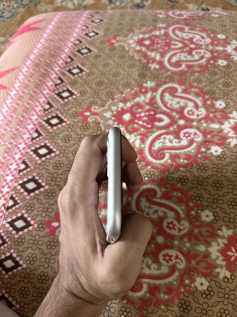 Apple iPhone 11 2