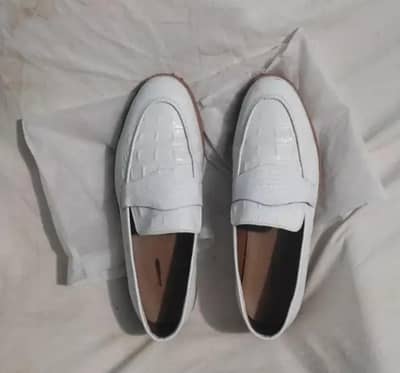 white Loffer Shose Euro 10