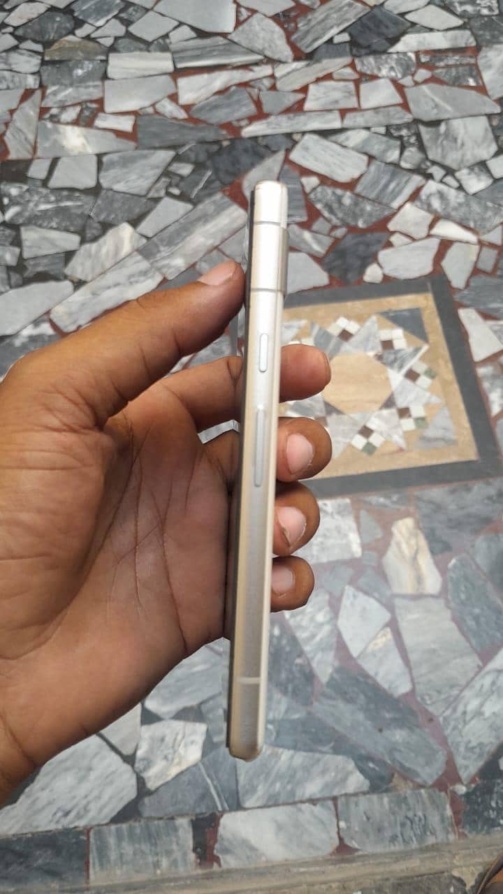Google Pixel 7a 2