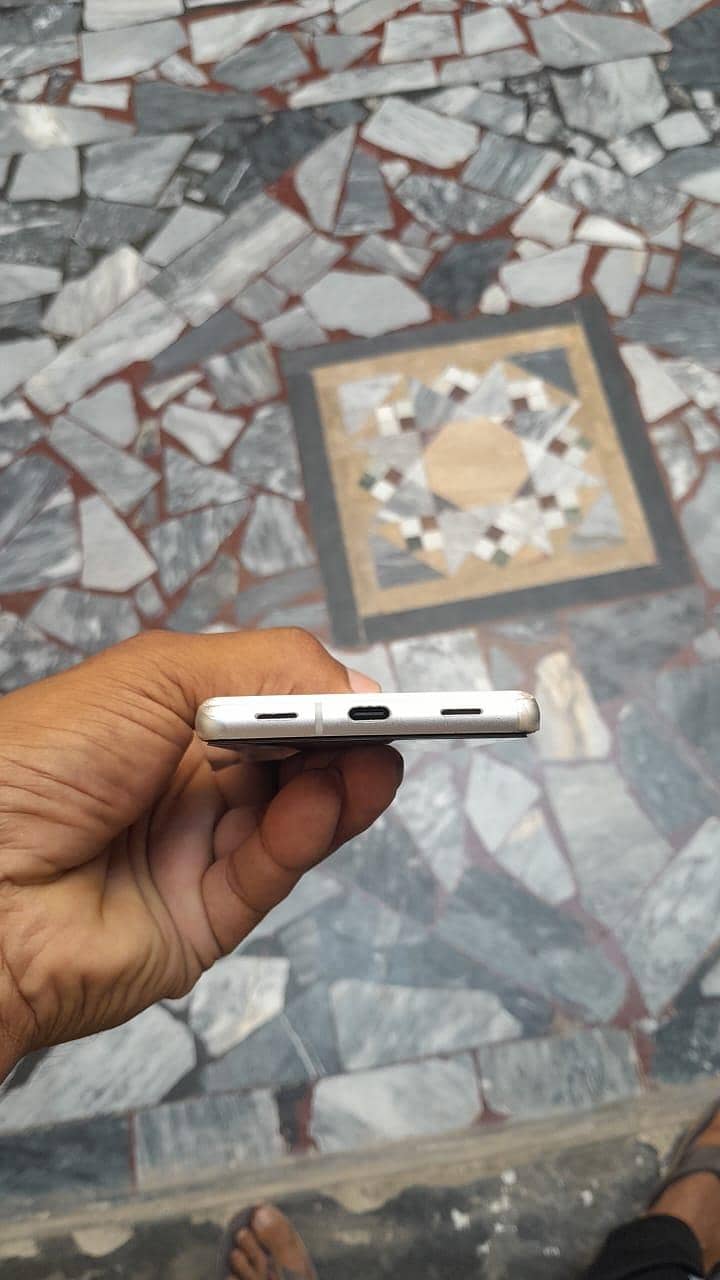 Google Pixel 7a 4