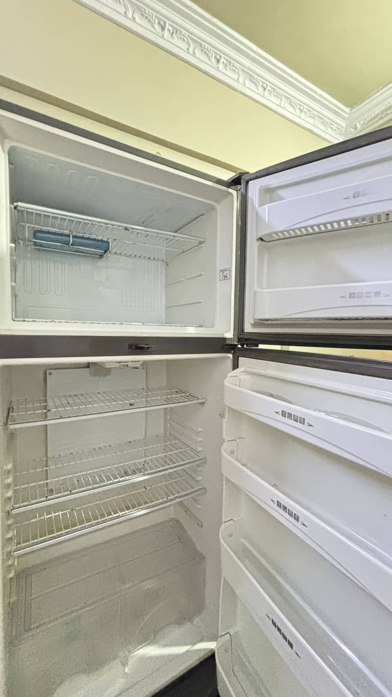 DAWLANCE REFRIGERATOR (Large) 2