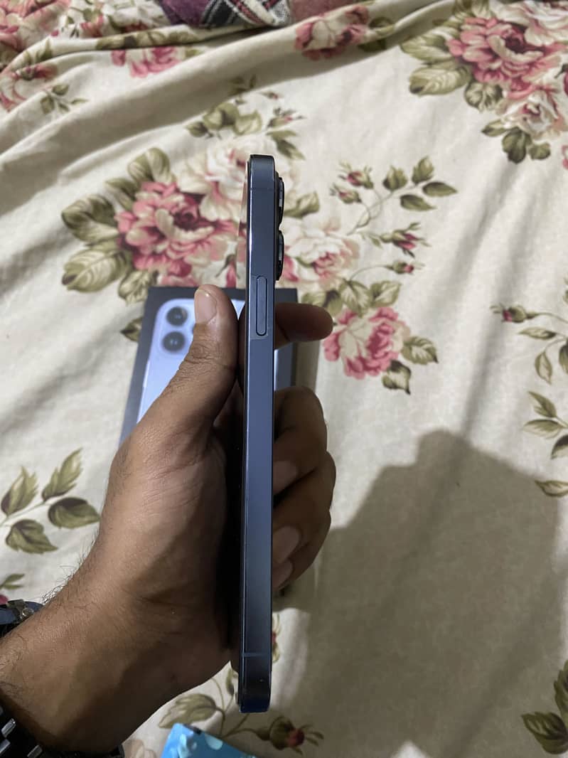 Apple iPhone 13 Pro Max 6