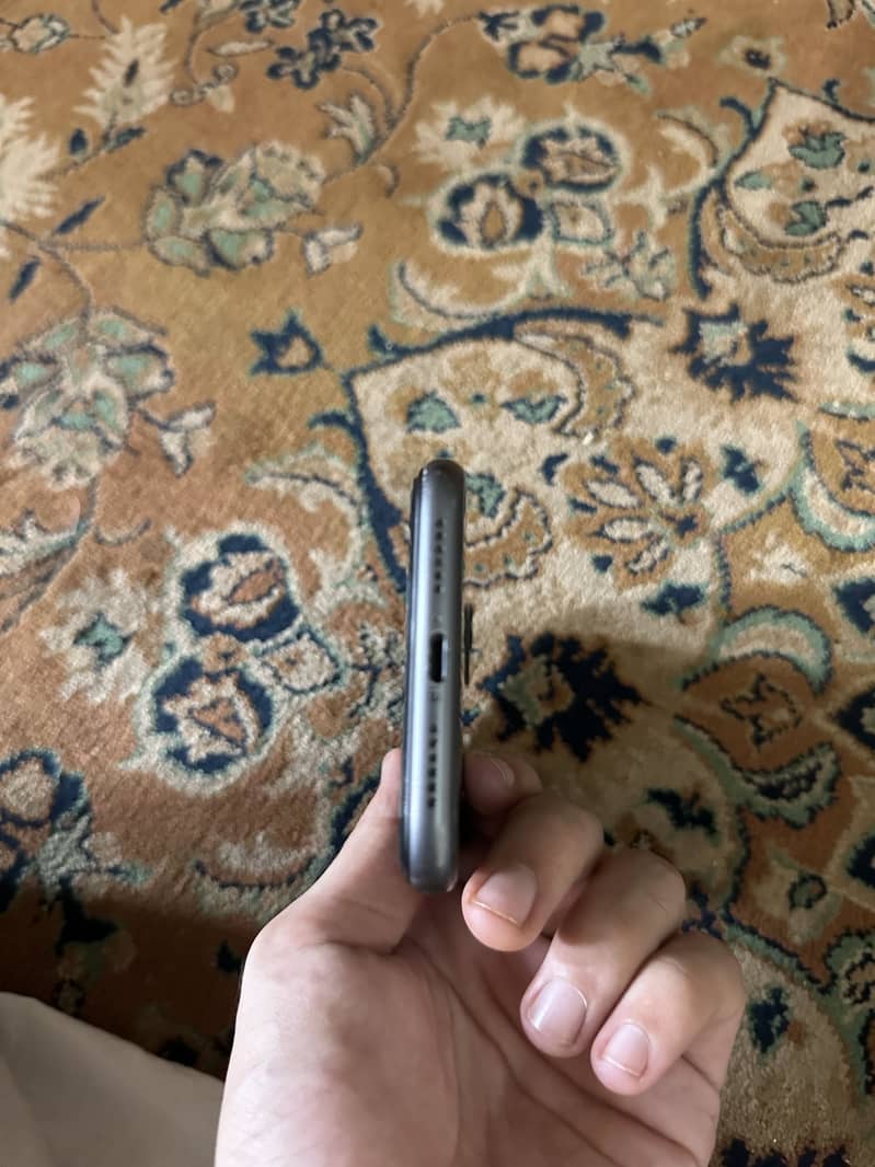 Apple iPhone 11 5