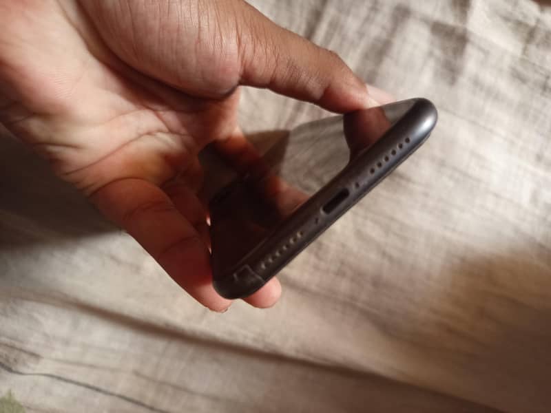 Apple iPhone 11 jv 1