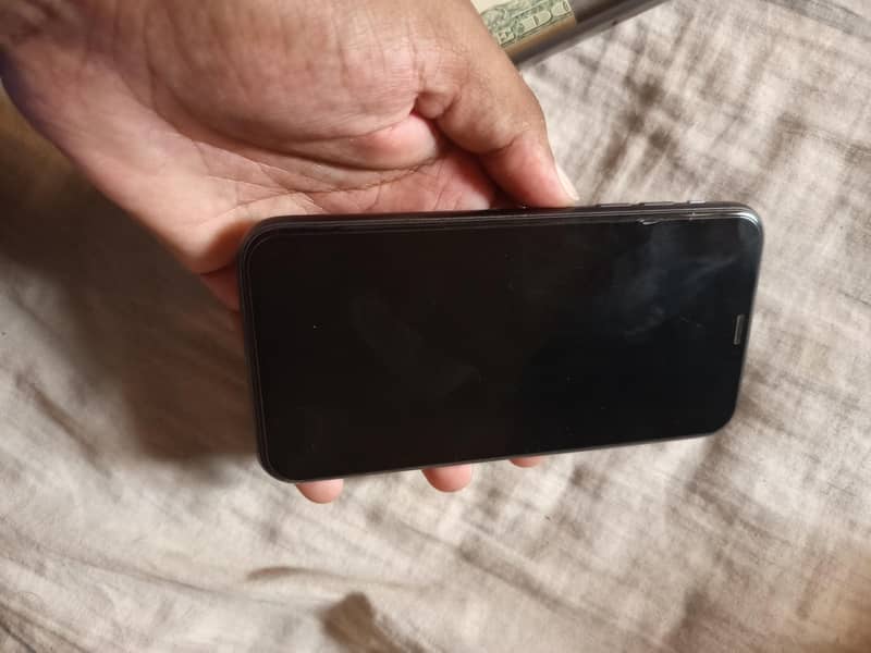 Apple iPhone 11 jv 3