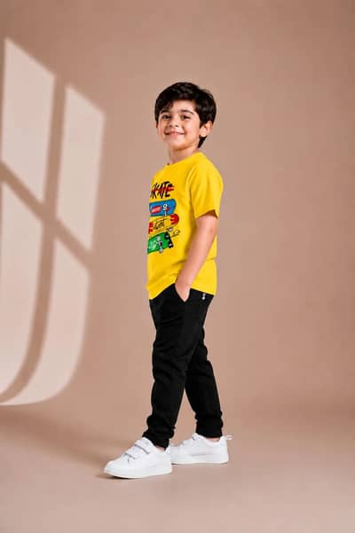 Boys' Casual Skateboard Graphic Yellow T-Shirt & Black Joggers Set